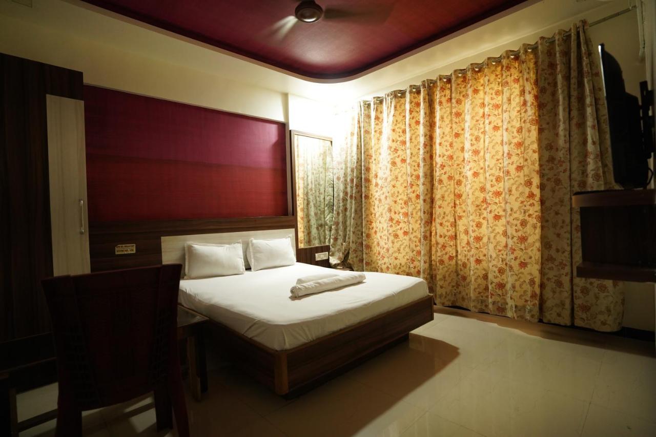 Hotel Sai Ganesh Lodging & Boarding By Wb Inn Titwala 외부 사진