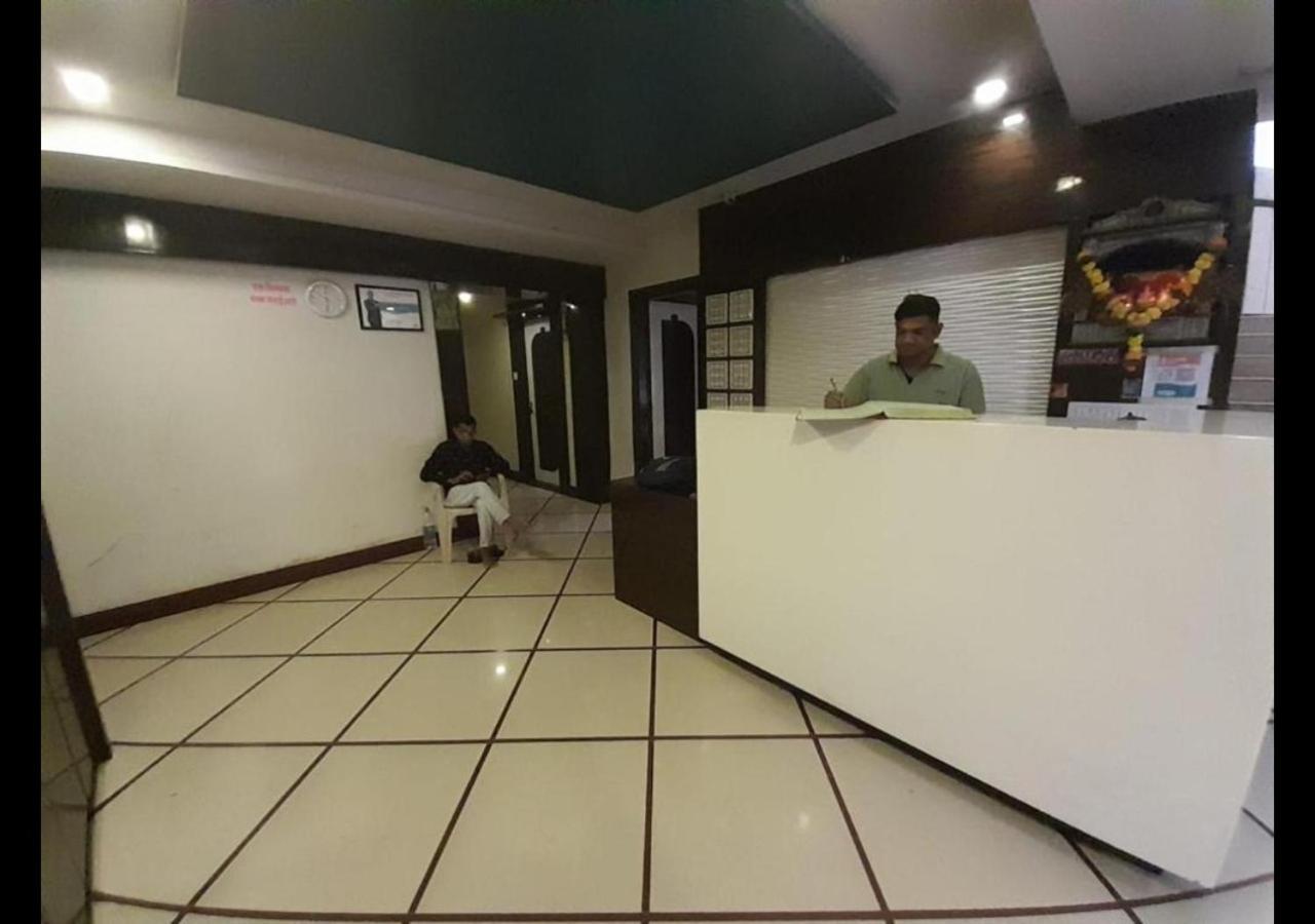 Hotel Sai Ganesh Lodging & Boarding By Wb Inn Titwala 외부 사진