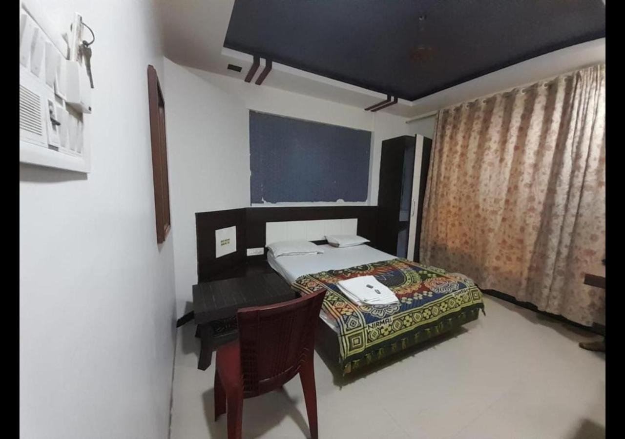Hotel Sai Ganesh Lodging & Boarding By Wb Inn Titwala 외부 사진